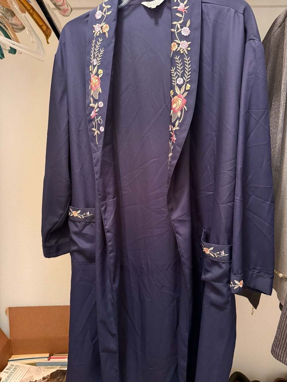 Silk Embroidered Robe Size XXL Blue Floral Kimono